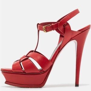Saint Laurent Paris
Tribute 105 Leather Knot Platform Sand Red